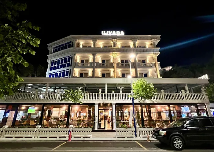 Ujvara Hotel
